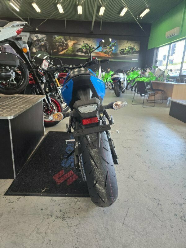 2023 SUZUKI GSX-8S ROAD