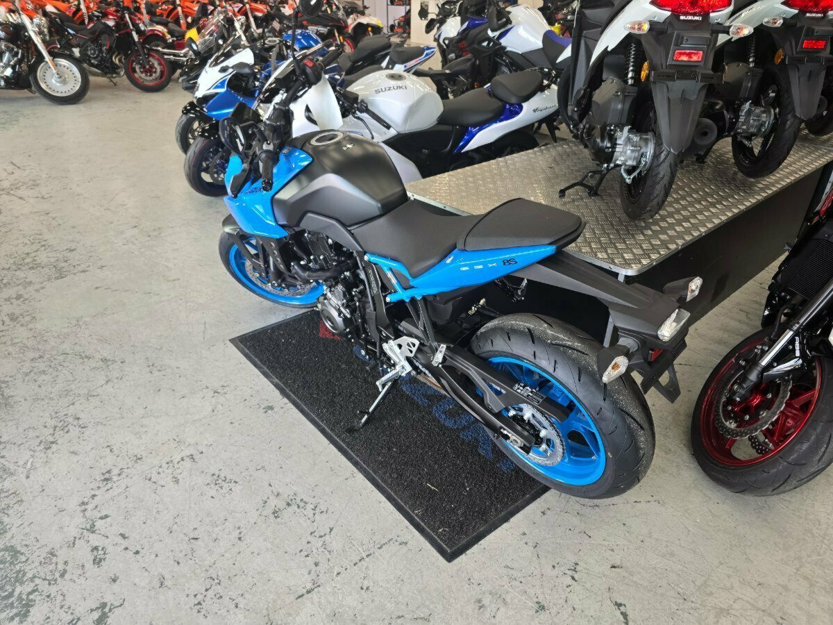2023 SUZUKI GSX-8S ROAD