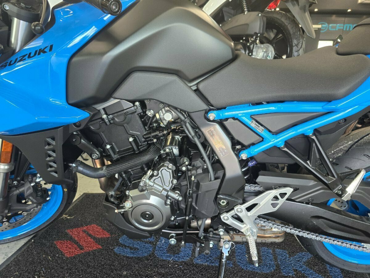 2023 SUZUKI GSX-8S ROAD