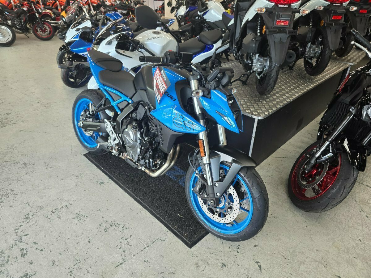 2023 SUZUKI GSX-8S ROAD
