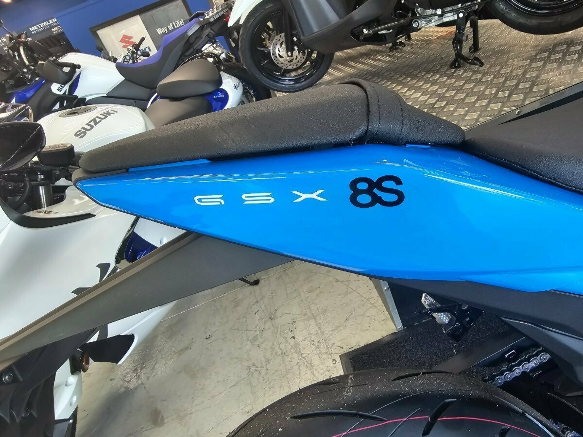 2023 SUZUKI GSX-8S ROAD