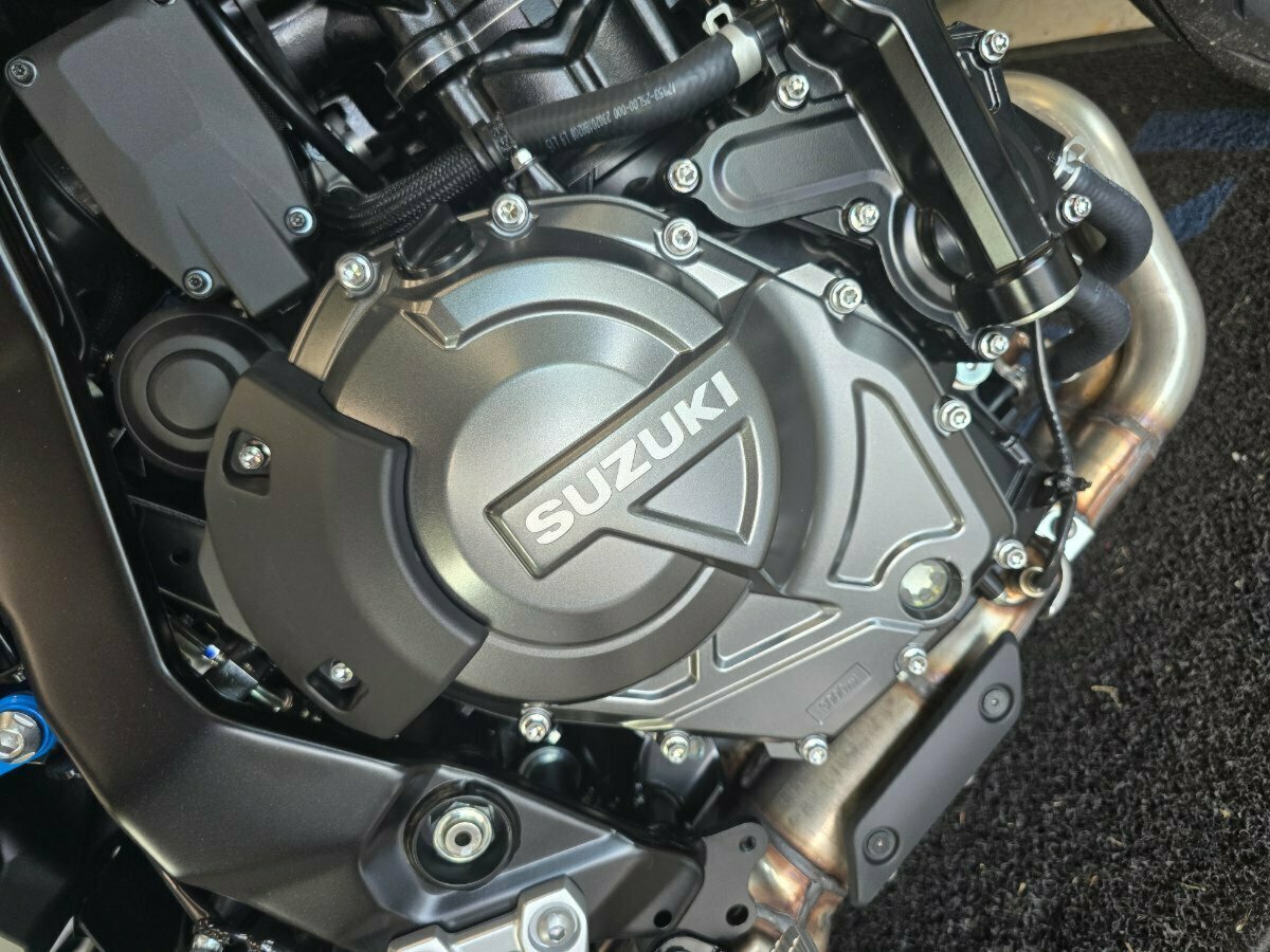2023 SUZUKI GSX-8S ROAD
