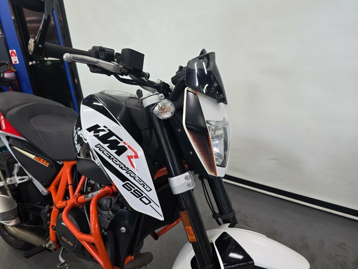 2013 KTM 690 DUKE ROAD