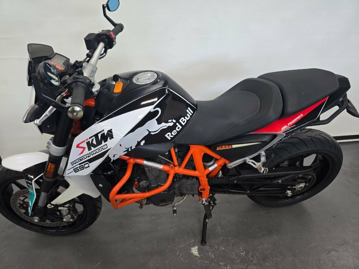 2013 KTM 690 DUKE ROAD