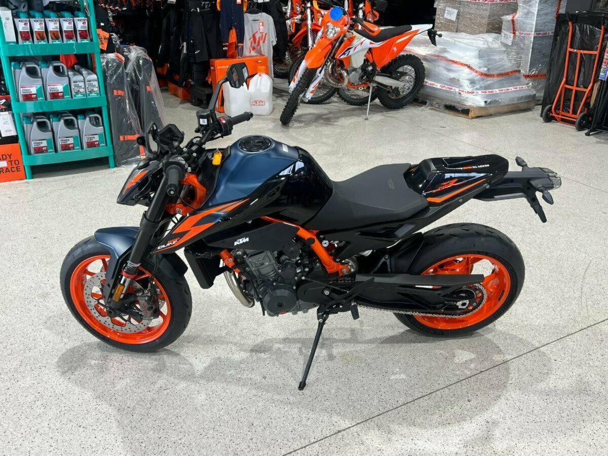 2023 KTM 890 DUKE R ROAD