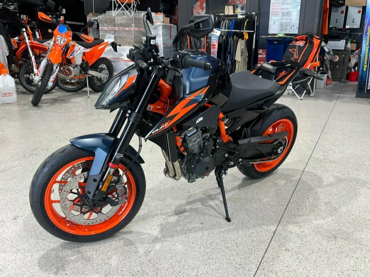 2023 KTM 890 DUKE R ROAD