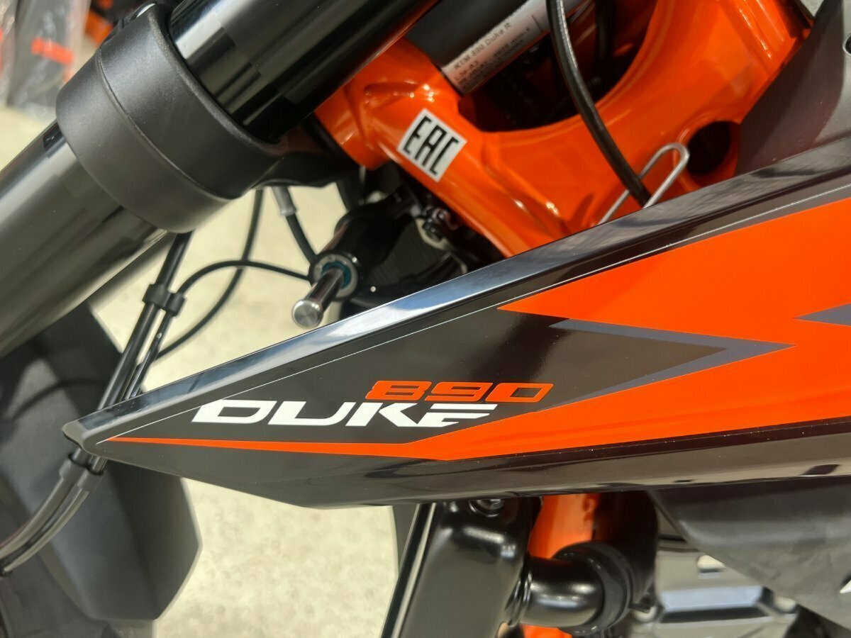 2023 KTM 890 DUKE R ROAD