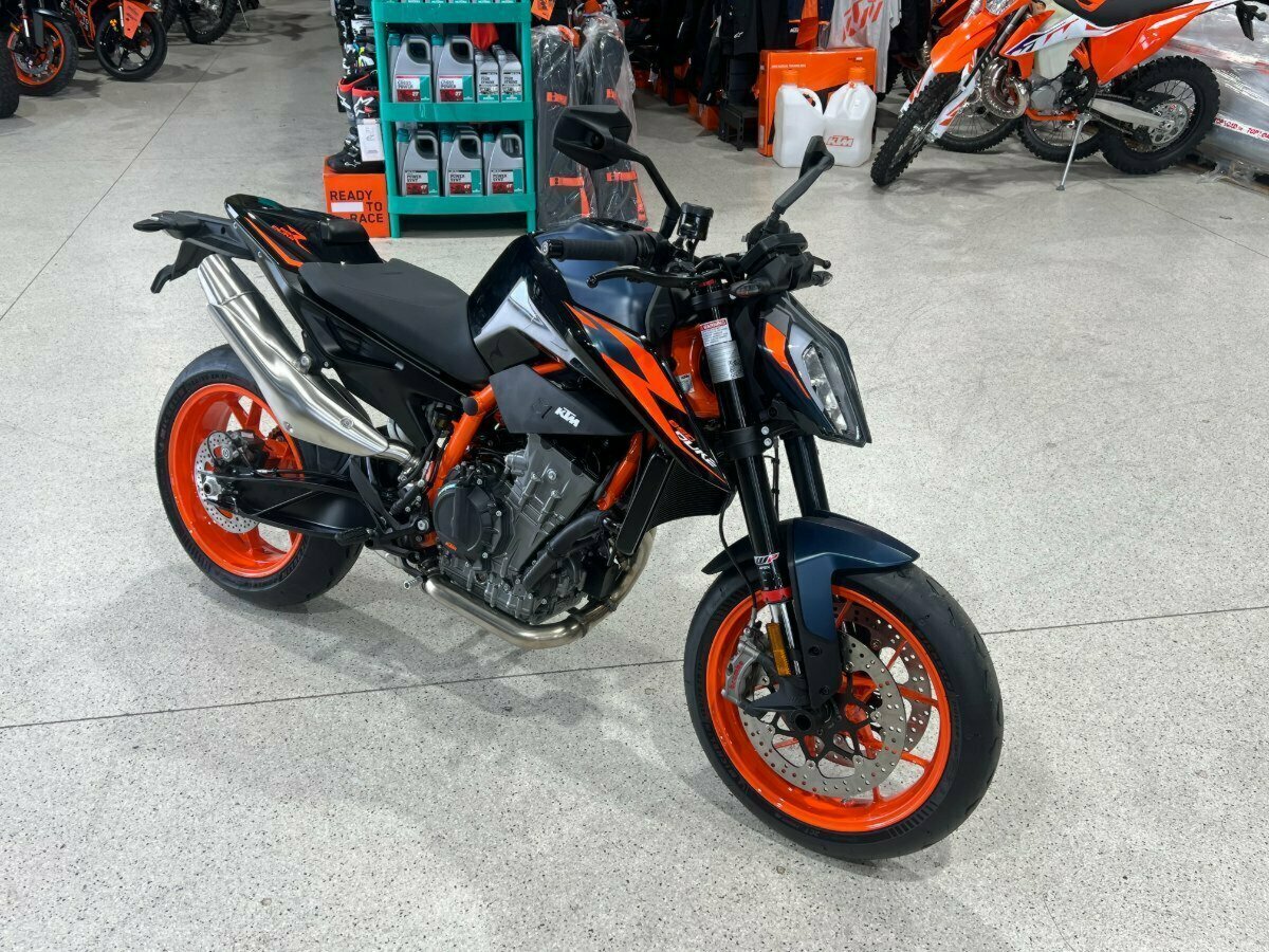 2023 KTM 890 DUKE R ROAD