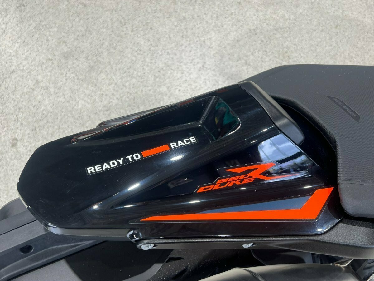 2023 KTM 890 DUKE R ROAD