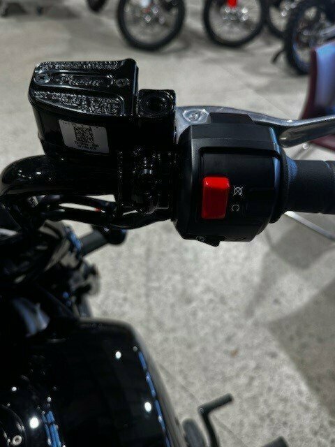 2021 INDIAN SCOUT BOBBER THUNDER BLK SMOKE CRUISER