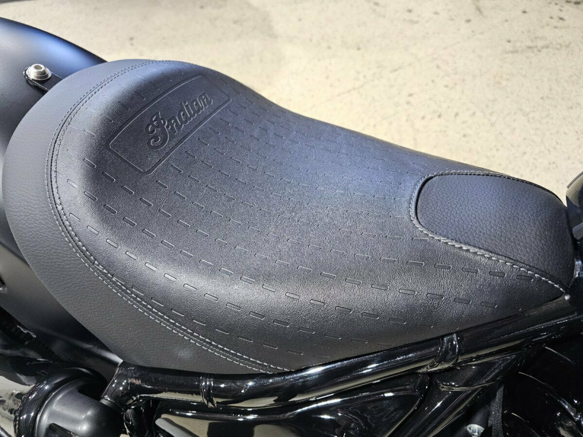 2024 INDIAN CHIEF BOBBER DARK HORSE TOURER