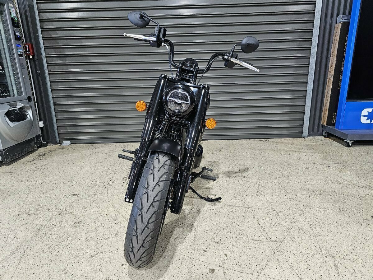 2024 INDIAN CHIEF BOBBER DARK HORSE TOURER