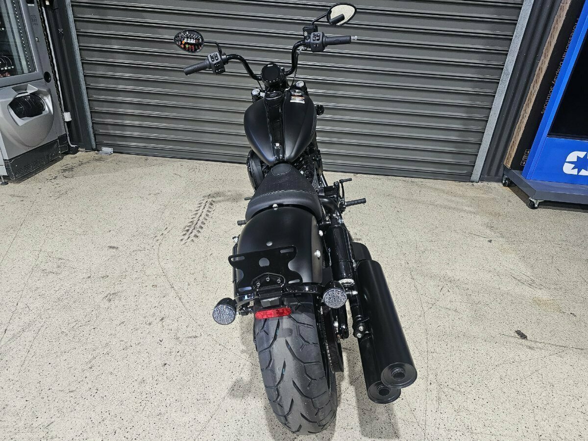 2024 INDIAN CHIEF BOBBER DARK HORSE TOURER