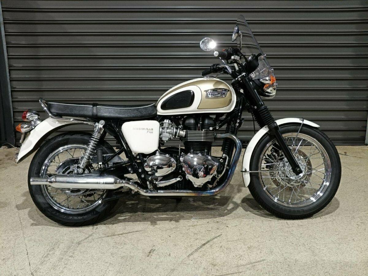 2015 TRIUMPH BONNEVILLE T100 ROAD