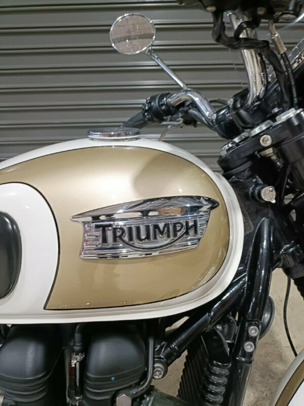 2015 TRIUMPH BONNEVILLE T100 ROAD