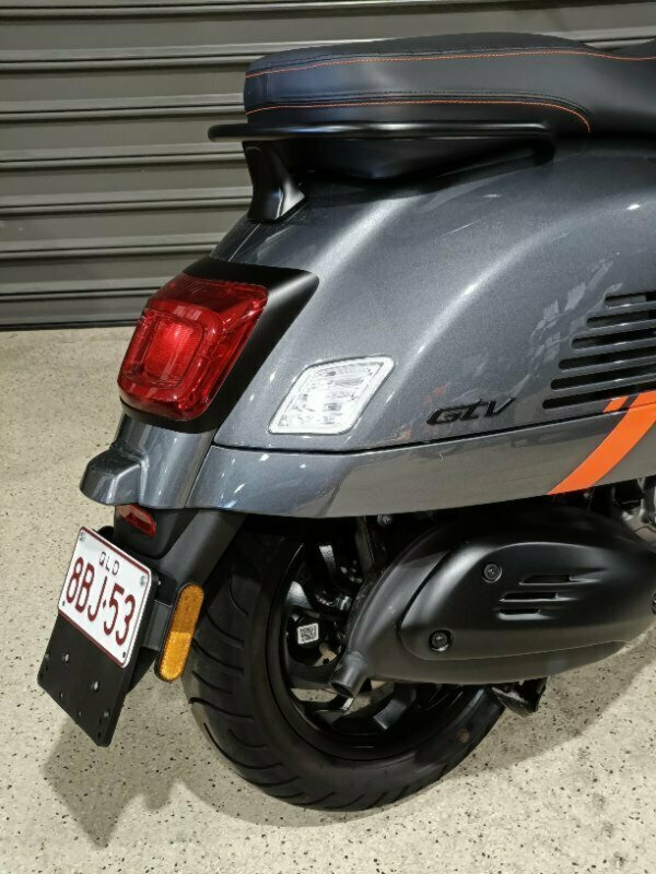 2023 VESPA GTS/GTV 300 SEI GIORNI SCOOTER
