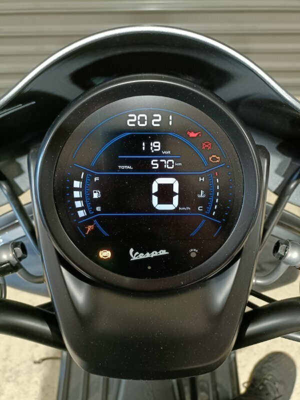 2023 VESPA GTS/GTV 300 SEI GIORNI SCOOTER