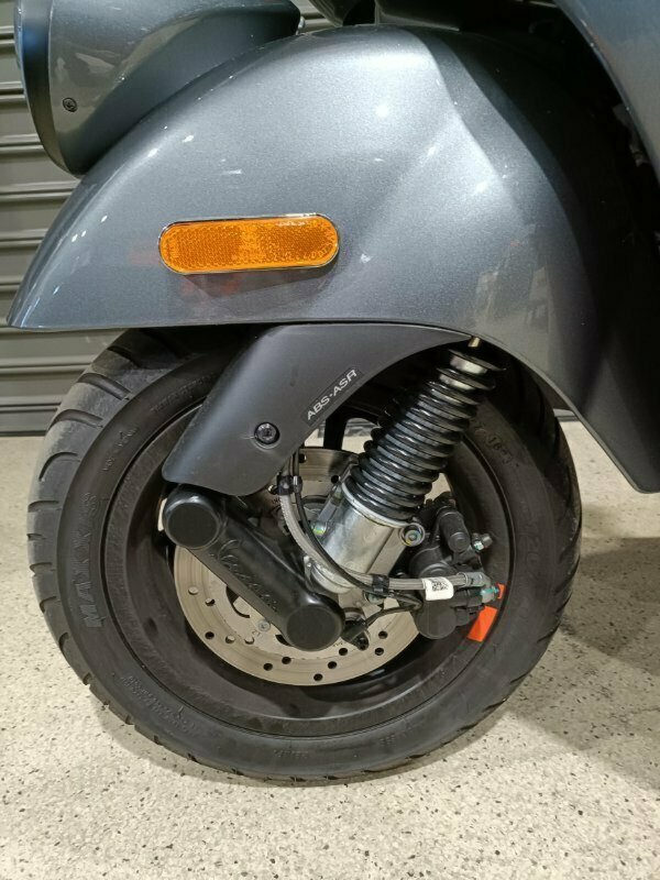 2023 VESPA GTS/GTV 300 SEI GIORNI SCOOTER