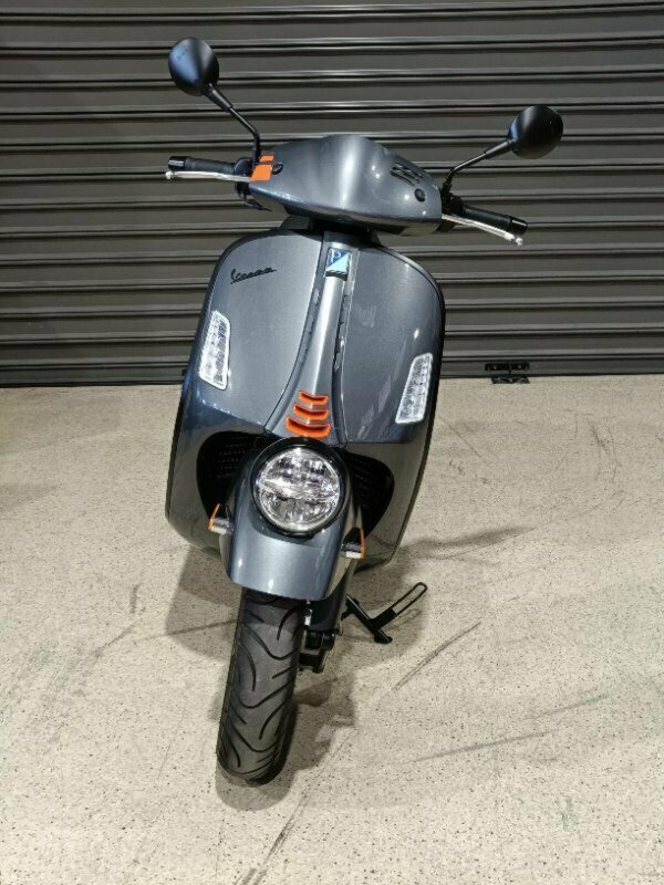 2023 VESPA GTS/GTV 300 SEI GIORNI SCOOTER