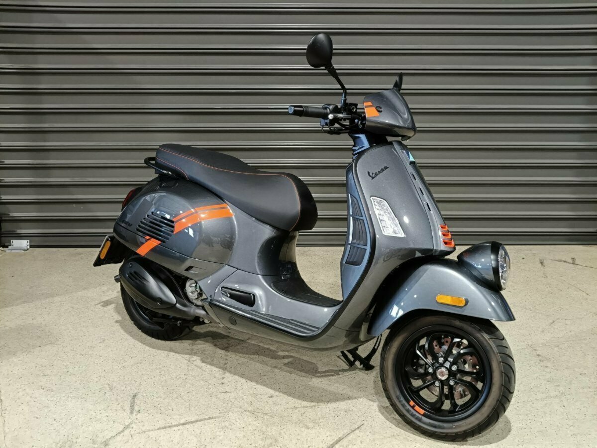 2023 VESPA GTS/GTV 300 SEI GIORNI SCOOTER