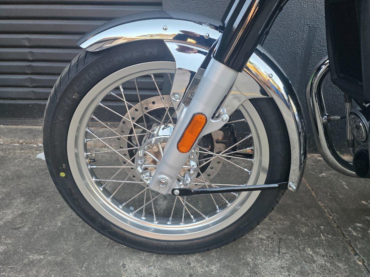 2025 ROYAL ENFIELD CLASSIC 650 ROAD
