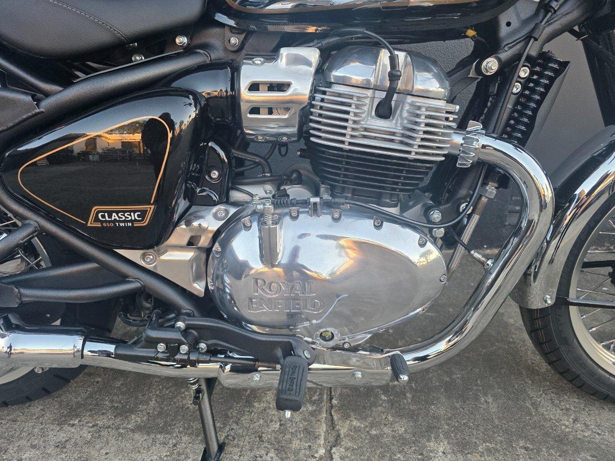 2025 ROYAL ENFIELD CLASSIC 650 ROAD
