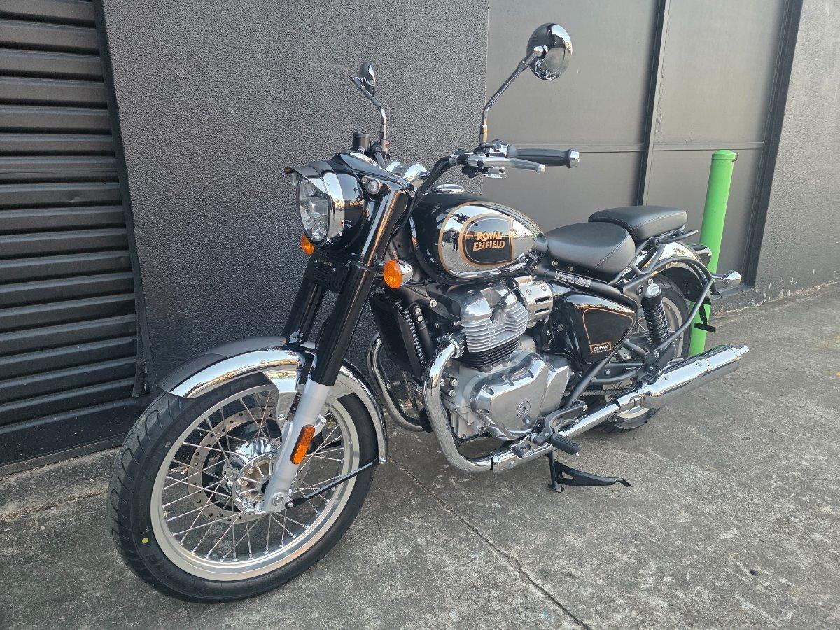2025 ROYAL ENFIELD CLASSIC 650 ROAD