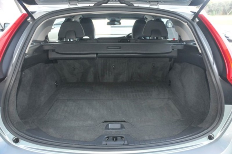 2011 VOLVO V60 T5 R-DESIGN (No Series)