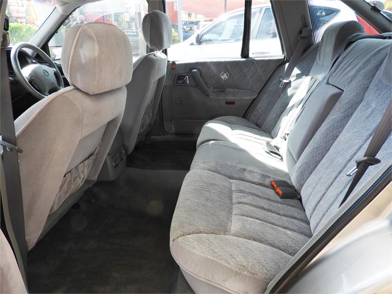 1999 HOLDEN STATESMAN VS III AUTOMATIC SEDAN