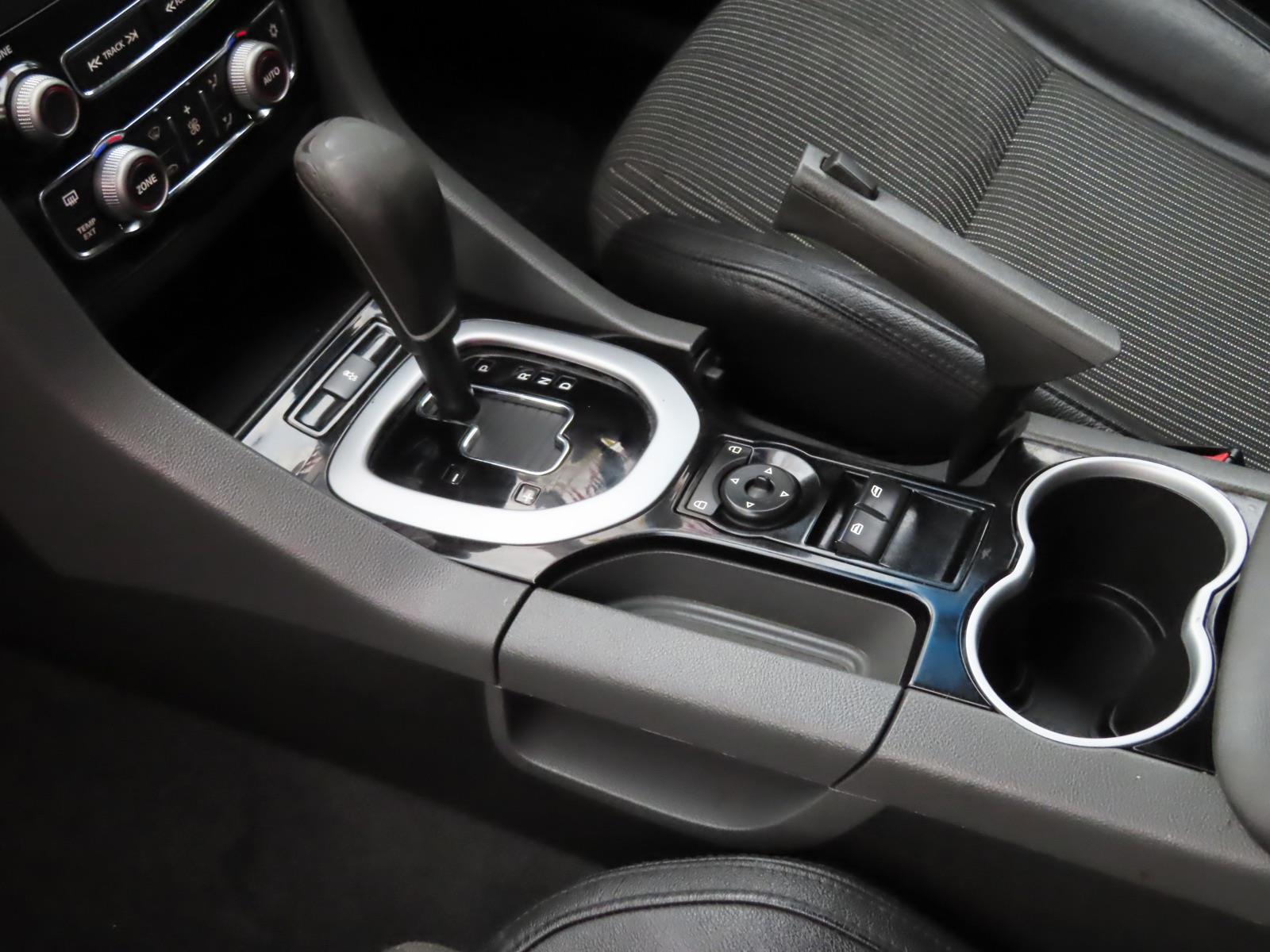 2012 HOLDEN COMMODORE VE II MY12 SV6 THUNDER 6 SP AUTOMATIC UTILITY