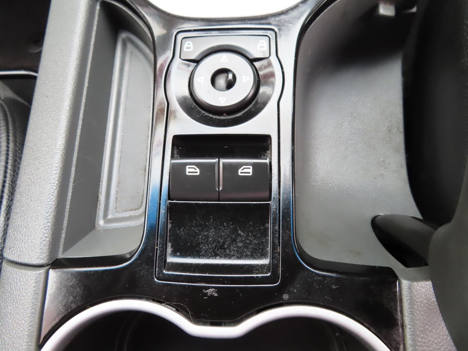 2012 HOLDEN COMMODORE VE II MY12 SV6 THUNDER 6 SP AUTOMATIC UTILITY