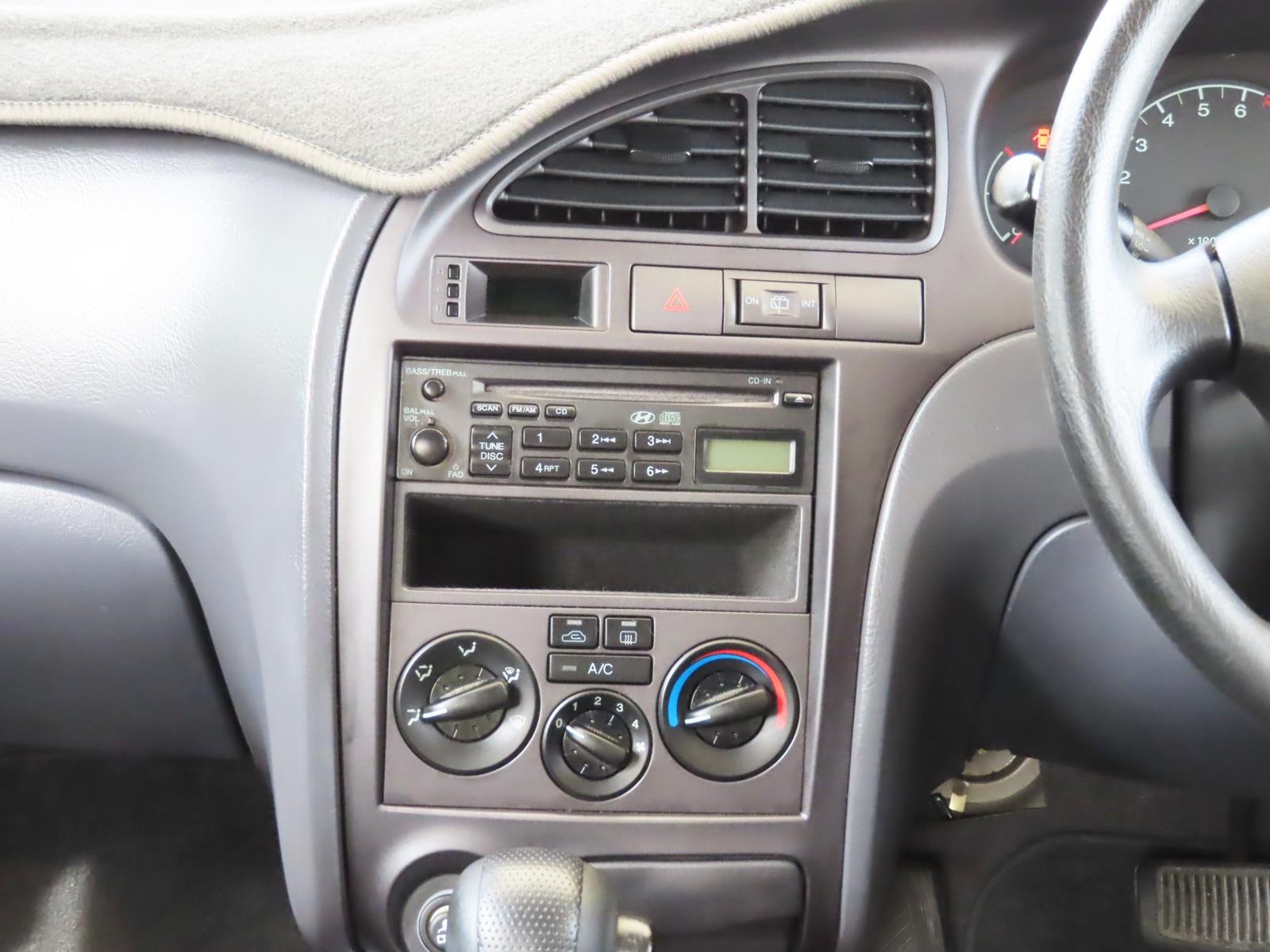 2001 HYUNDAI ELANTRA XD GLS 4 SP AUTOMATIC 5D HATCHBACK