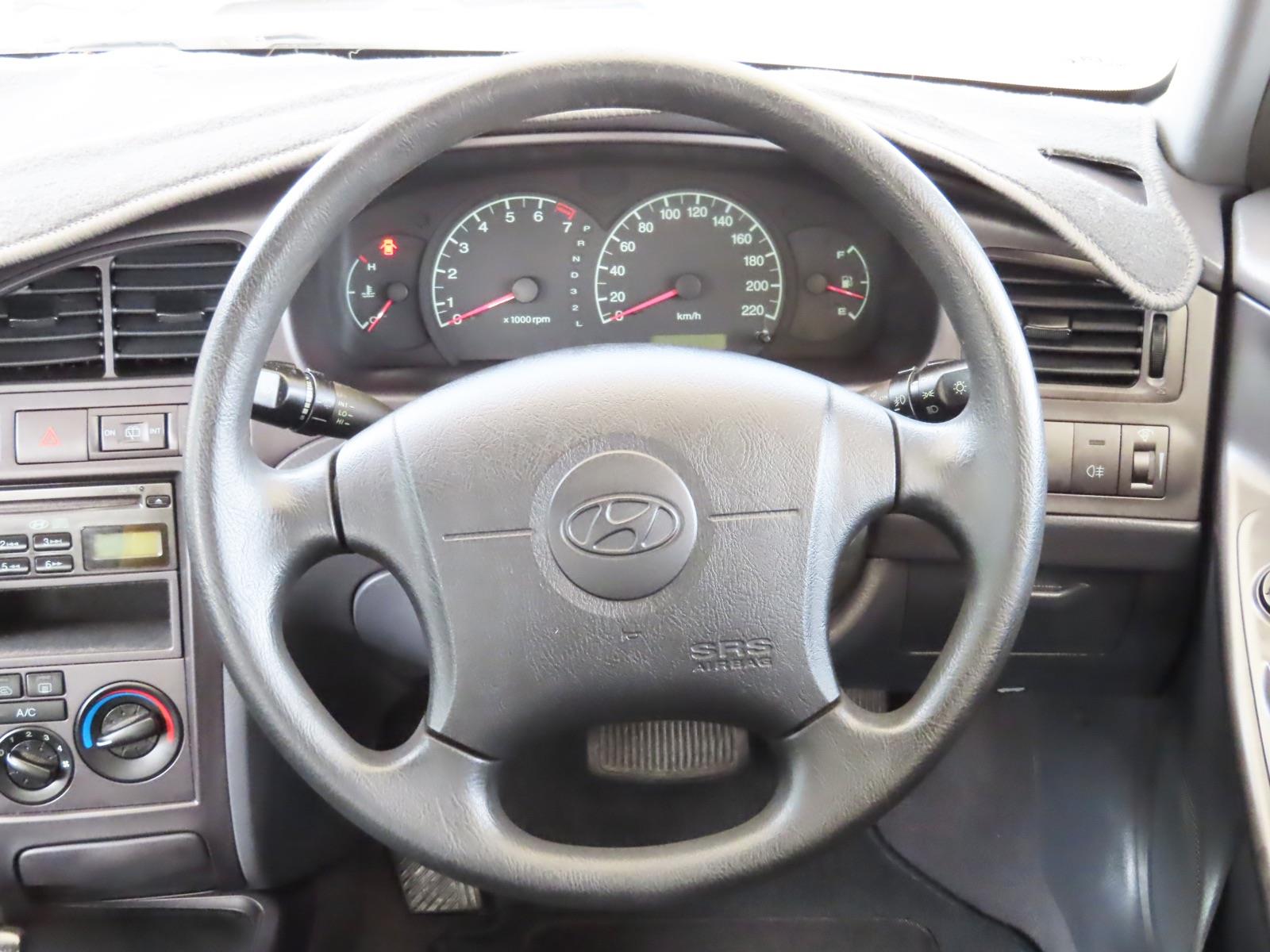 2001 HYUNDAI ELANTRA XD GLS 4 SP AUTOMATIC 5D HATCHBACK