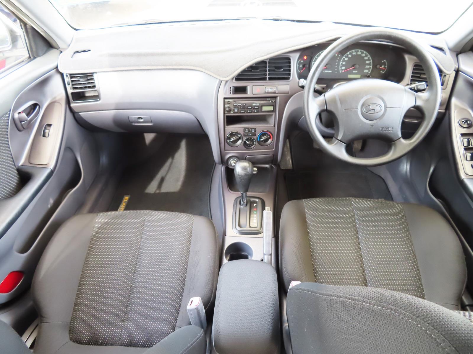 2001 HYUNDAI ELANTRA XD GLS 4 SP AUTOMATIC 5D HATCHBACK