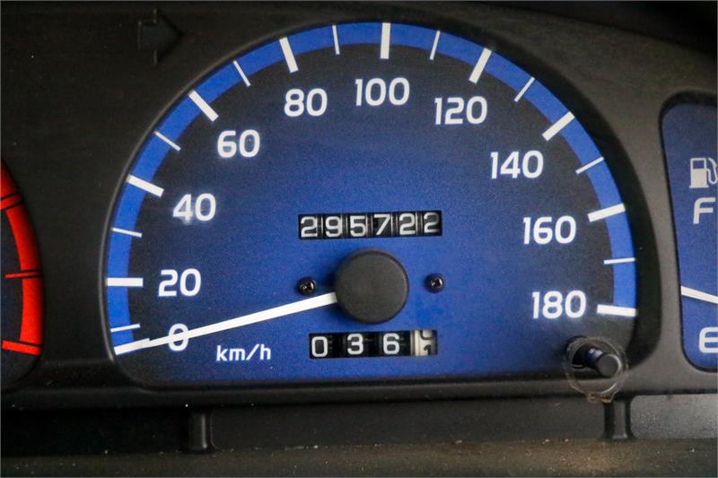 2002 TOYOTA HILUX KZN165R MANUAL UTILITY