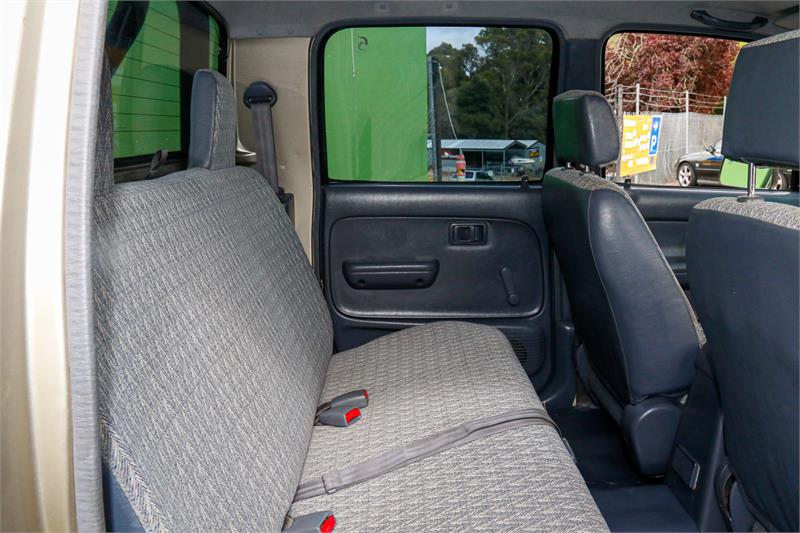 2002 TOYOTA HILUX KZN165R MANUAL UTILITY