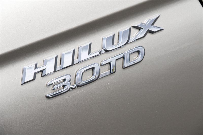 2002 TOYOTA HILUX KZN165R MANUAL UTILITY