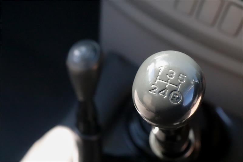2010 TOYOTA HILUX KUN26R SR MANUAL CAB CHASSIS