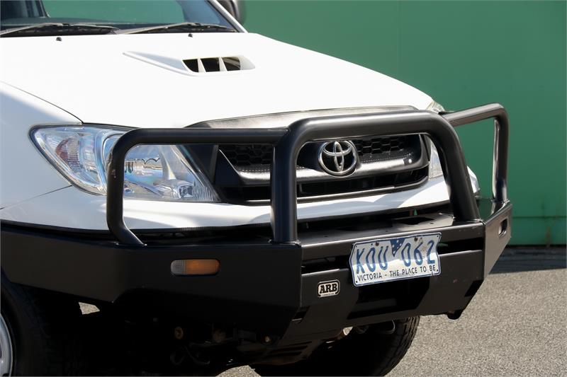 2010 TOYOTA HILUX KUN26R SR MANUAL CAB CHASSIS