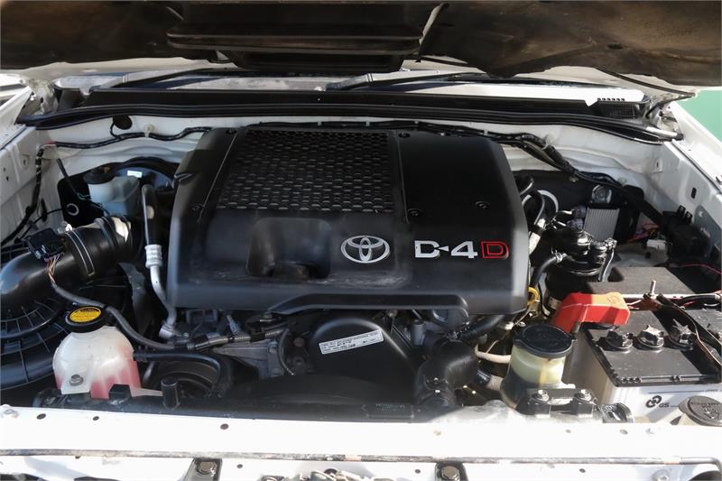 2010 TOYOTA HILUX KUN26R SR MANUAL CAB CHASSIS