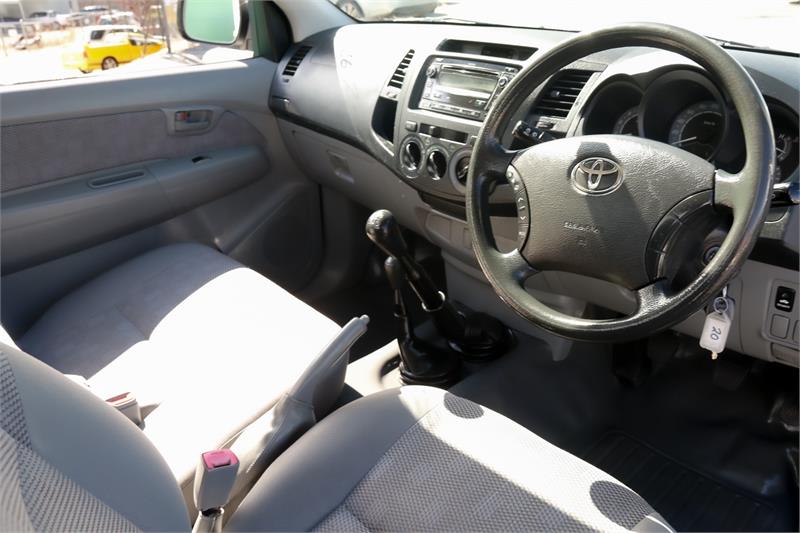 2010 TOYOTA HILUX KUN26R SR MANUAL CAB CHASSIS