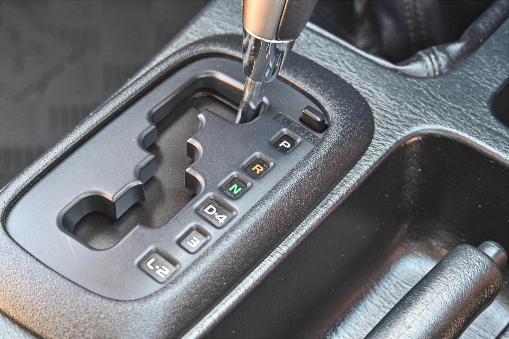 2014 TOYOTA HILUX KUN26R SR5 AUTOMATIC UTILITY