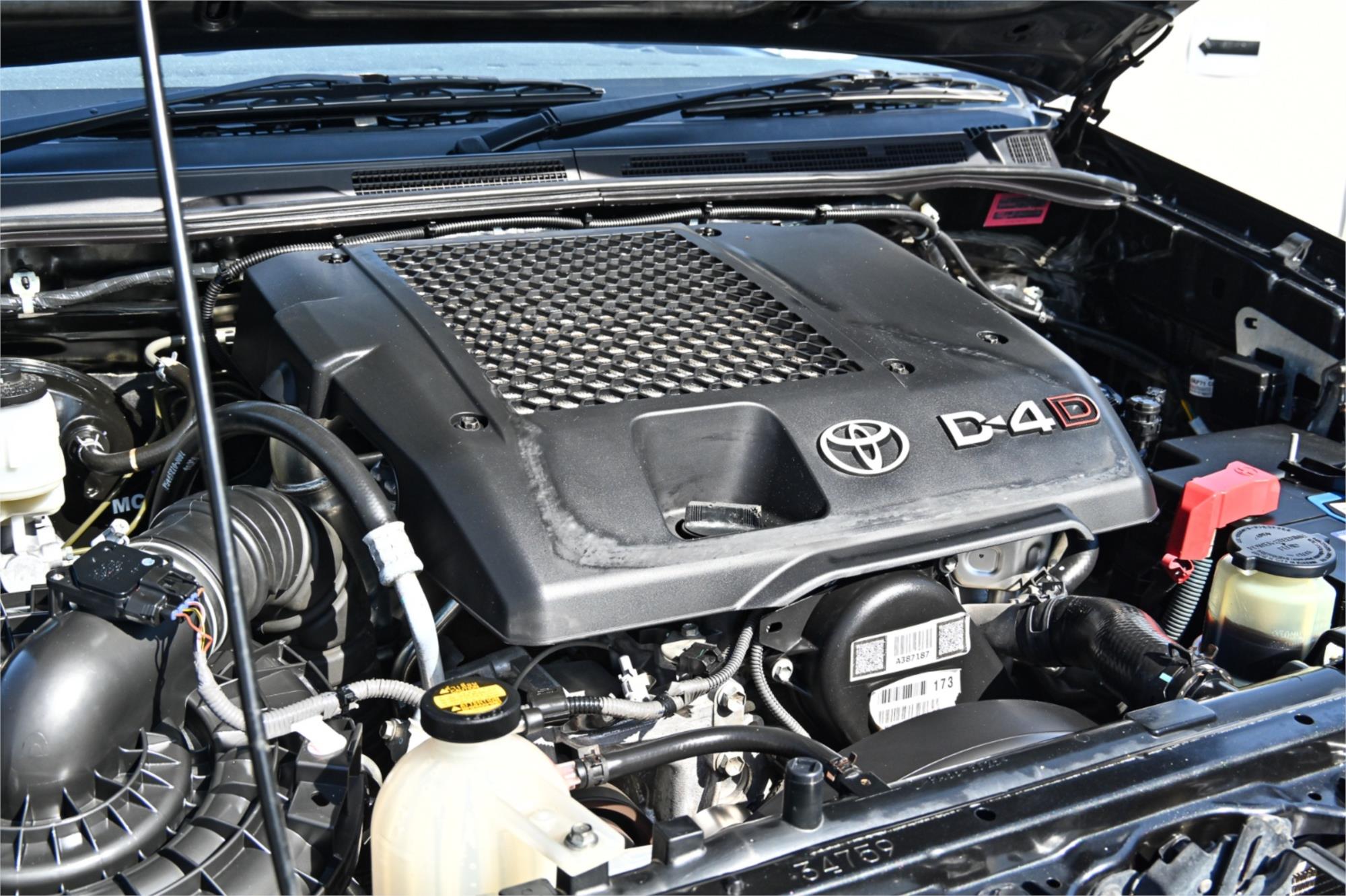 2014 TOYOTA HILUX KUN26R SR5 AUTOMATIC UTILITY