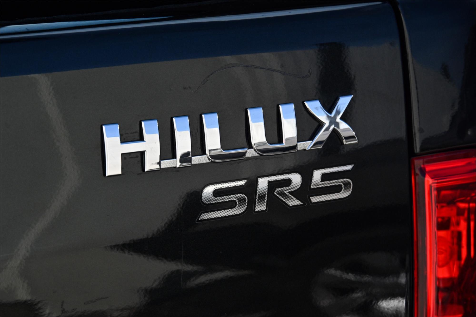 2014 TOYOTA HILUX KUN26R SR5 AUTOMATIC UTILITY