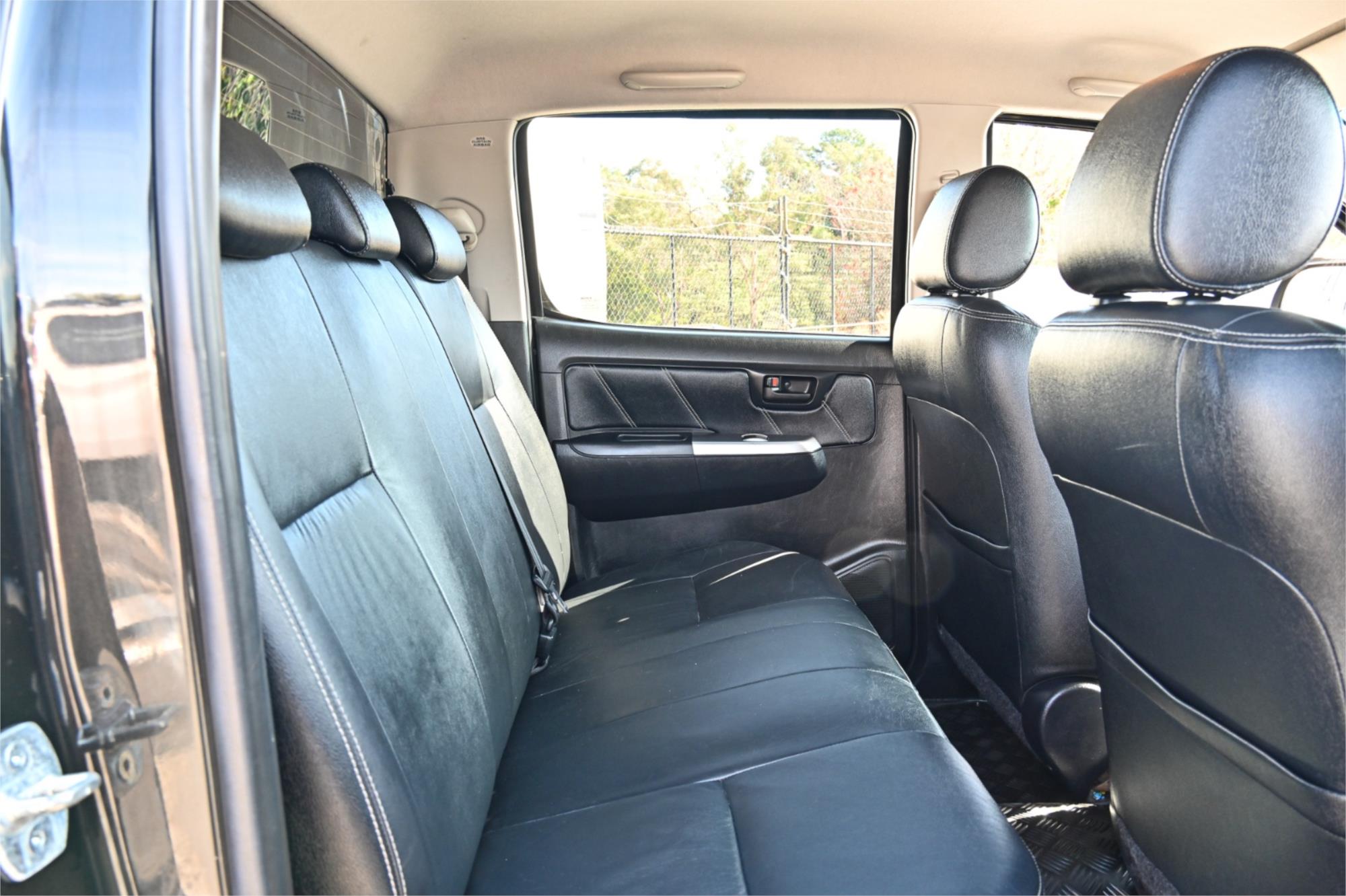 2014 TOYOTA HILUX KUN26R SR5 AUTOMATIC UTILITY