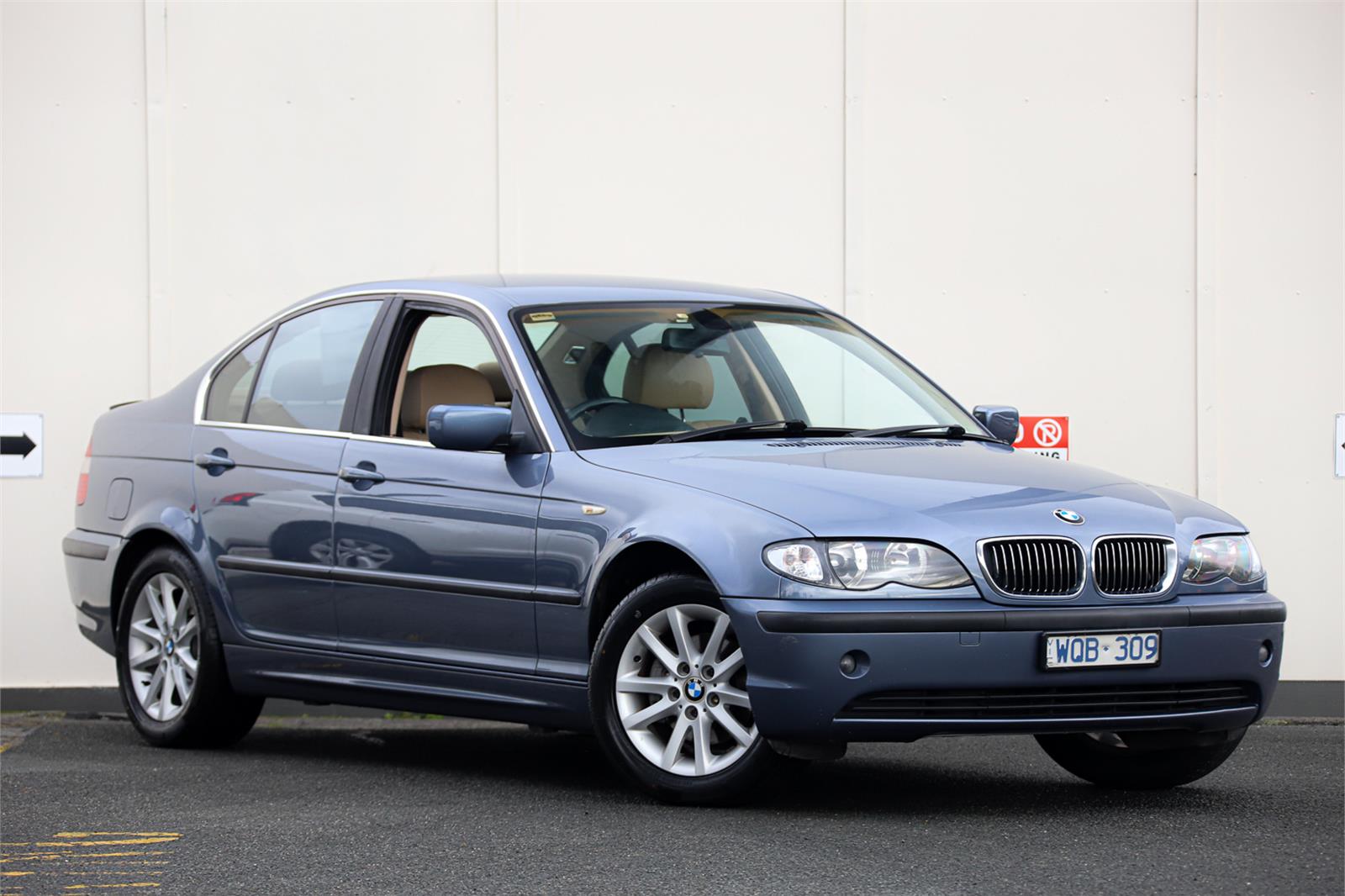 2003 BMW 3 SERIES E46 320I MANUAL SEDAN