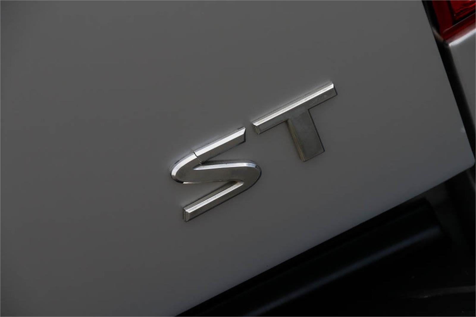 2010 NISSAN NAVARA D40 ST MANUAL UTILITY