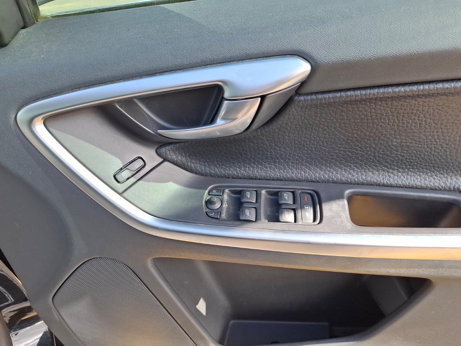 2010 VOLVO XC60 DZ MY10 3.2 6 SP AUTOMATIC GEARTRONIC 4D WAGON