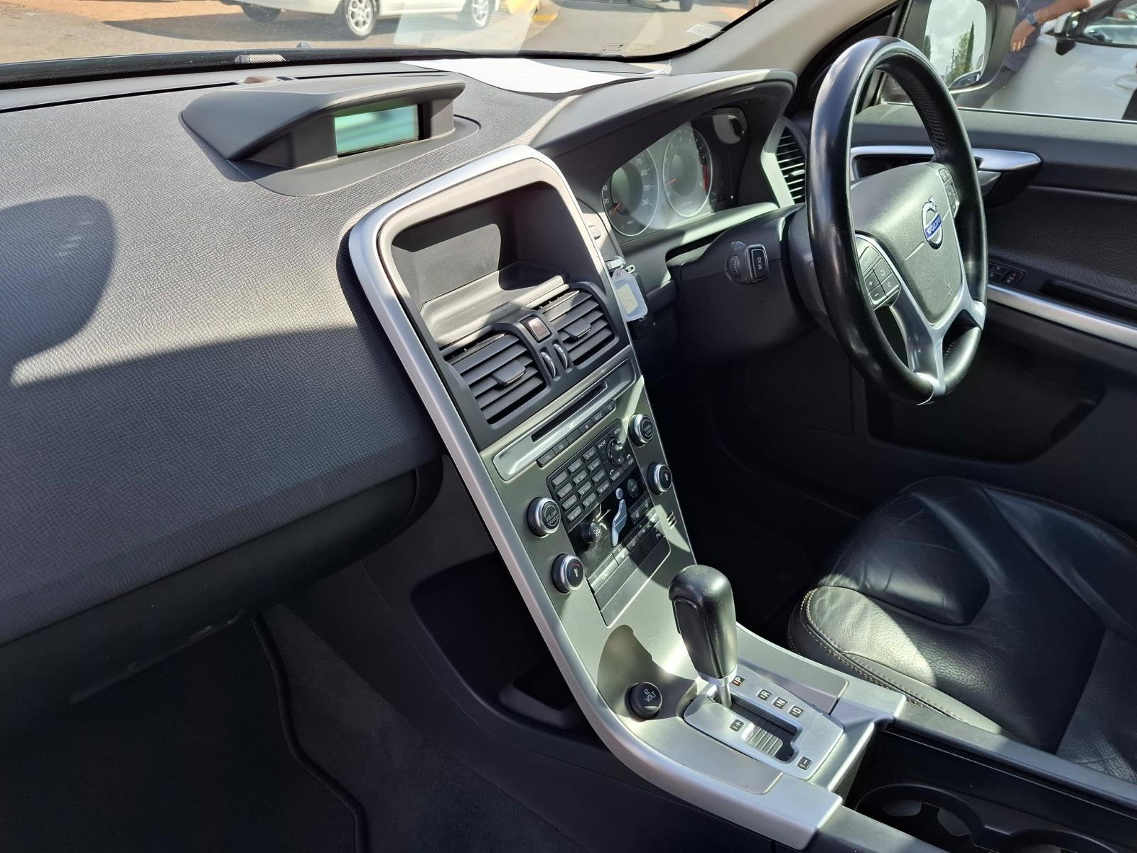 2010 VOLVO XC60 DZ MY10 3.2 6 SP AUTOMATIC GEARTRONIC 4D WAGON