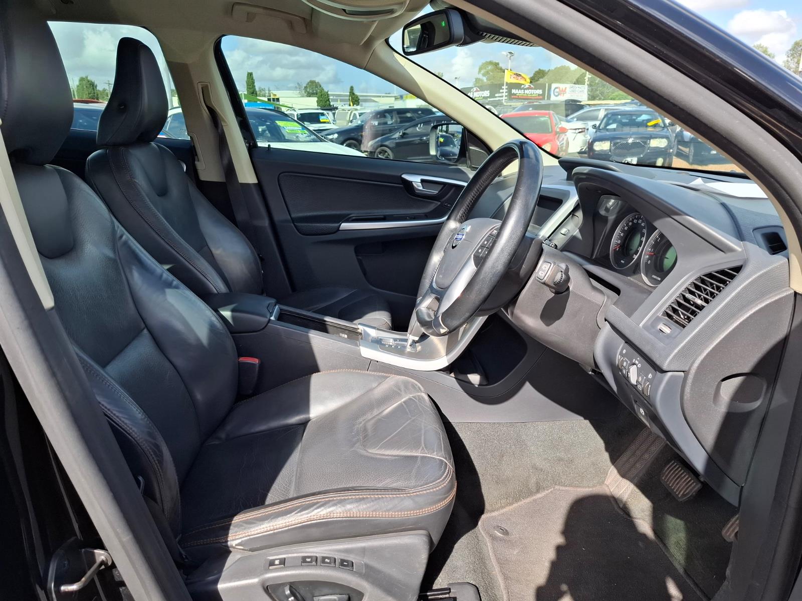 2010 VOLVO XC60 DZ MY10 3.2 6 SP AUTOMATIC GEARTRONIC 4D WAGON
